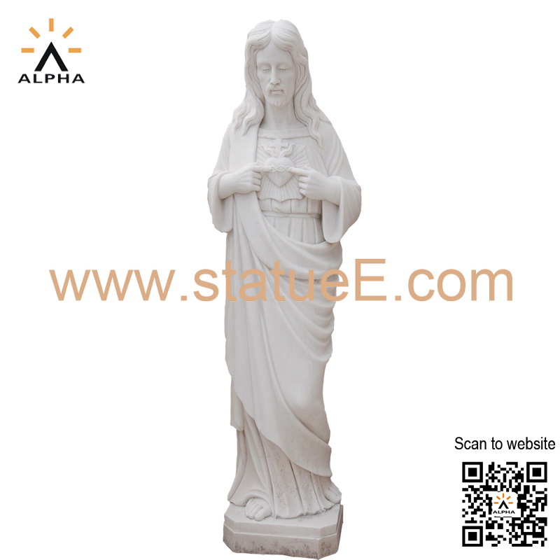 Sacred heart of Jesus statue
